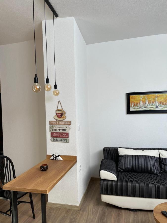Ora-Prn, Studio Apartment In The City Centre Pristina Exterior photo